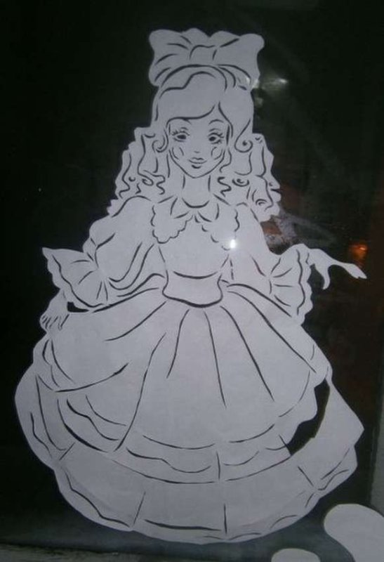 Сказочные герои для вырезания на окна