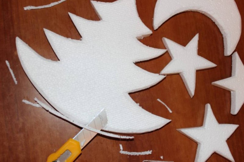 Новогодние украшения из потолочной плитки