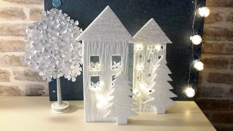 Новогодний домик из потолочной плитки
