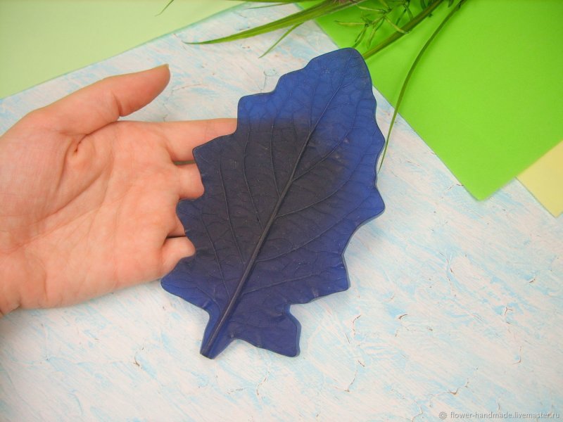 Молд листа Гербера