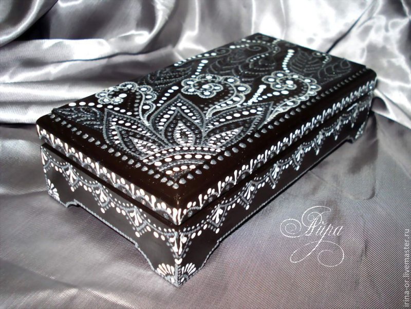 Точечная роспись шкатулки