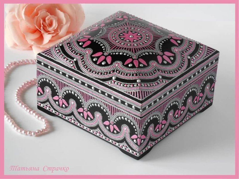 Точечная роспись сундучка