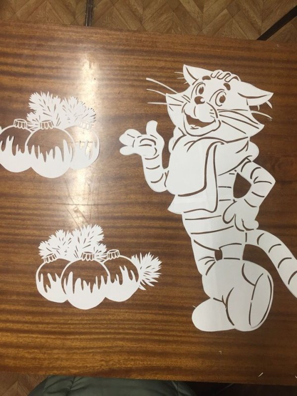 Вытынанки на окна новогодние Простоквашино