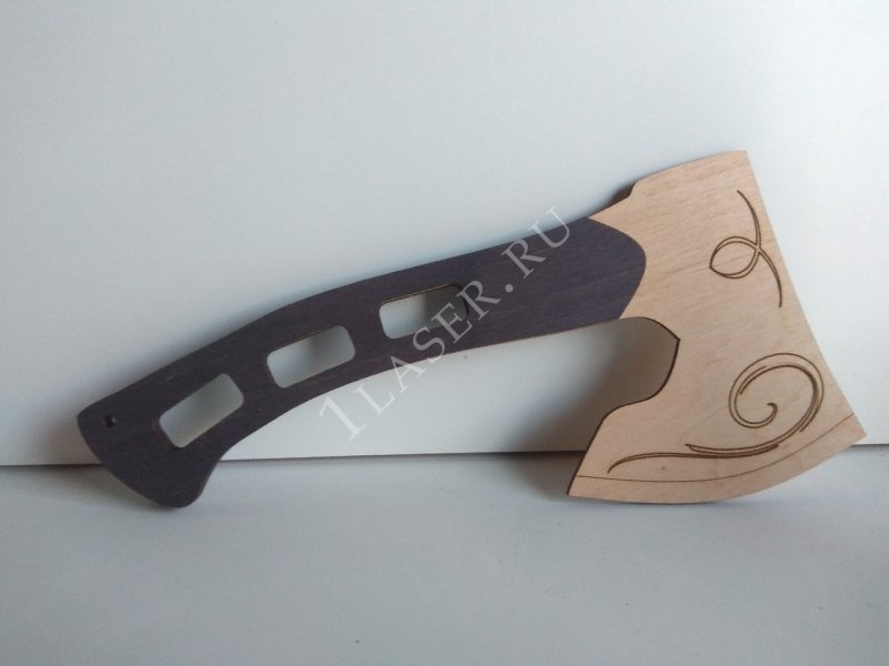 Топорик из дерева