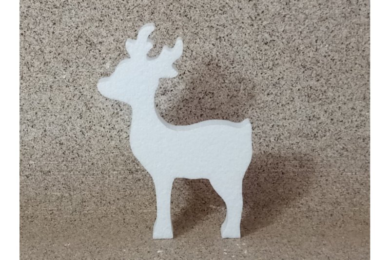 Олень из пенопласта