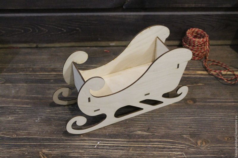 Сани деревянные новогодние