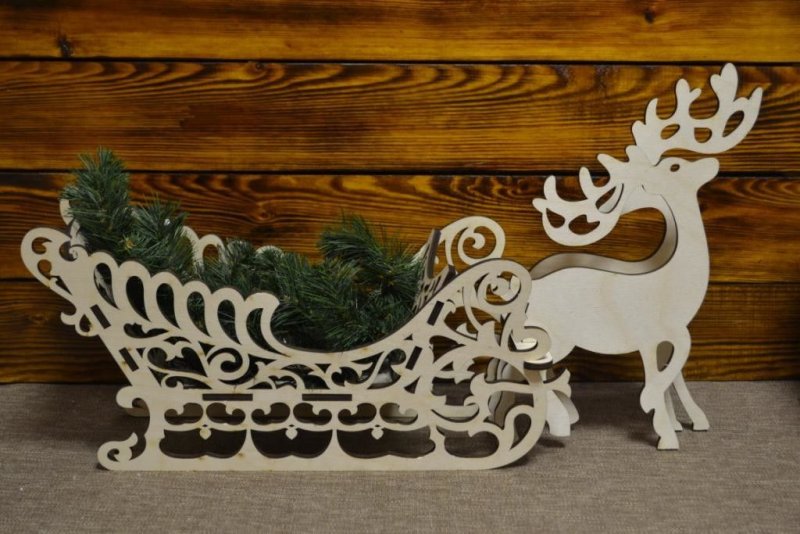 Санки с оленями из фанеры