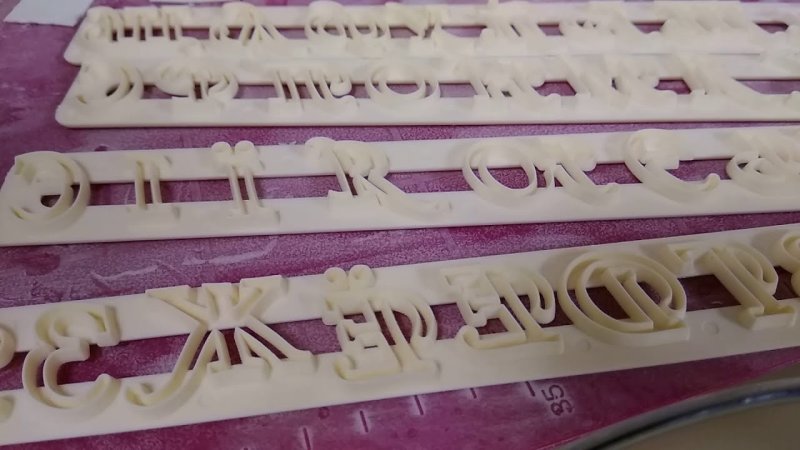 Буквы из мастики без трафарета