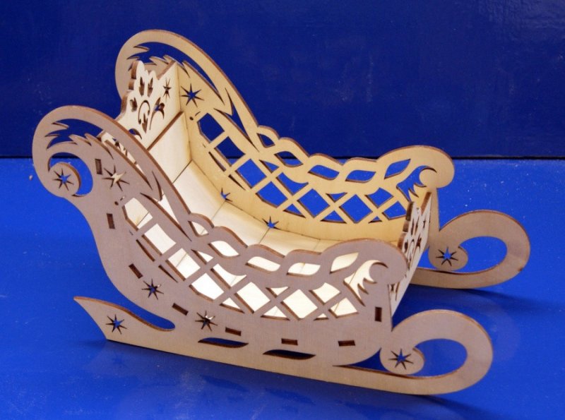 Новогодние сани из картона