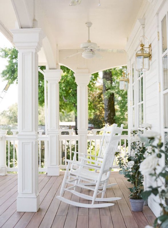 Терраса в белом цвете