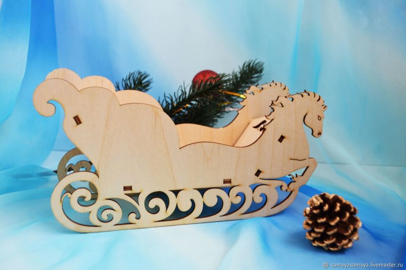 Новогодние санки из фанеры