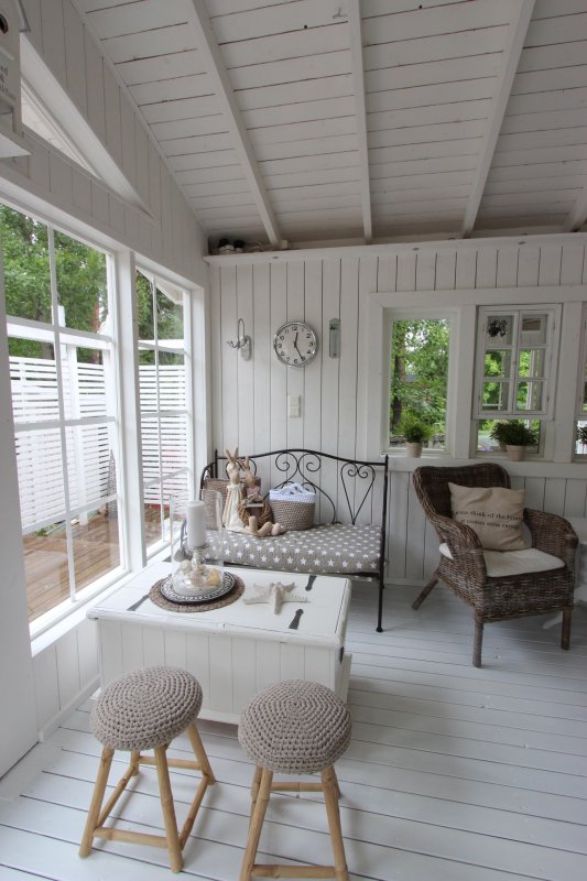 Веранда серо белая