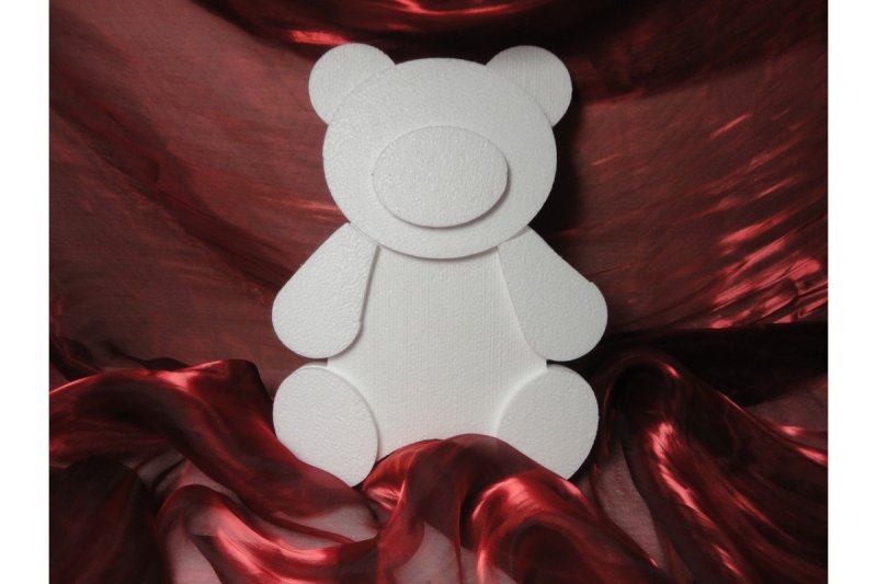 Фигура медведя из пенопласта