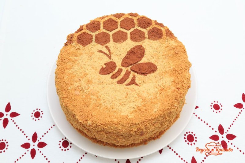 Украшение торта медовик