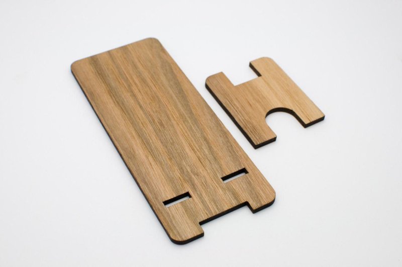 Подставка для телефона из дерева