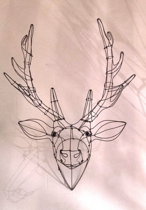 Олень из проволоки