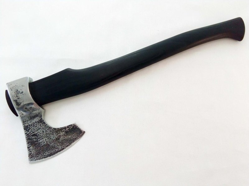 Красивый топор