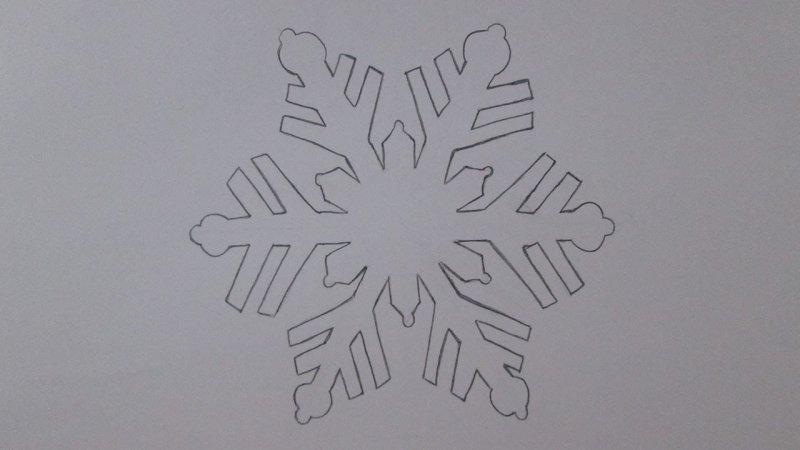 Снежинки карандашом