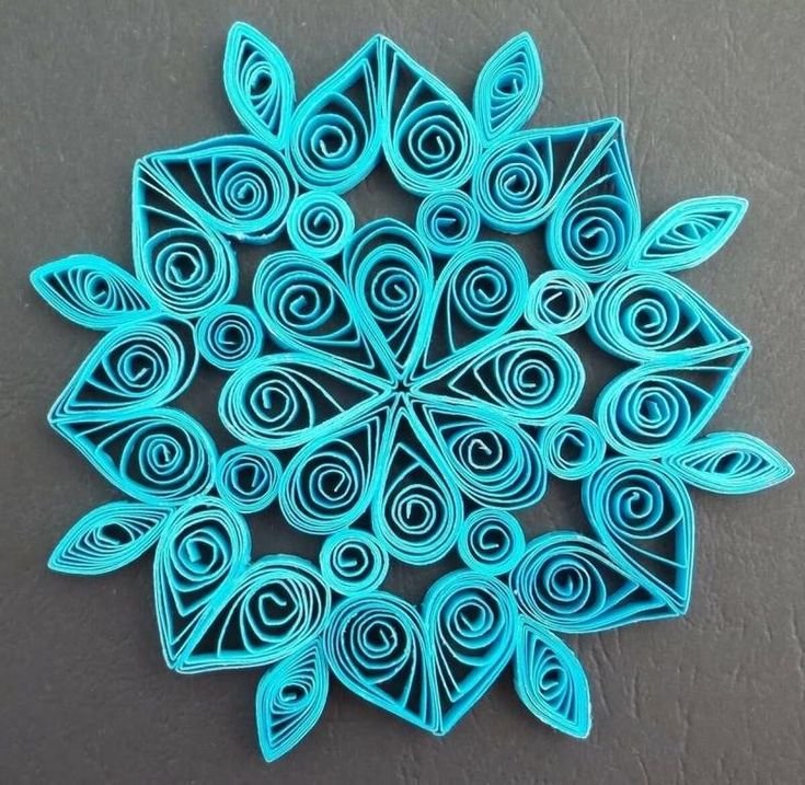 Объемные снежинки квиллинг