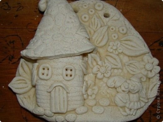 Панно с домиками из соленого теста