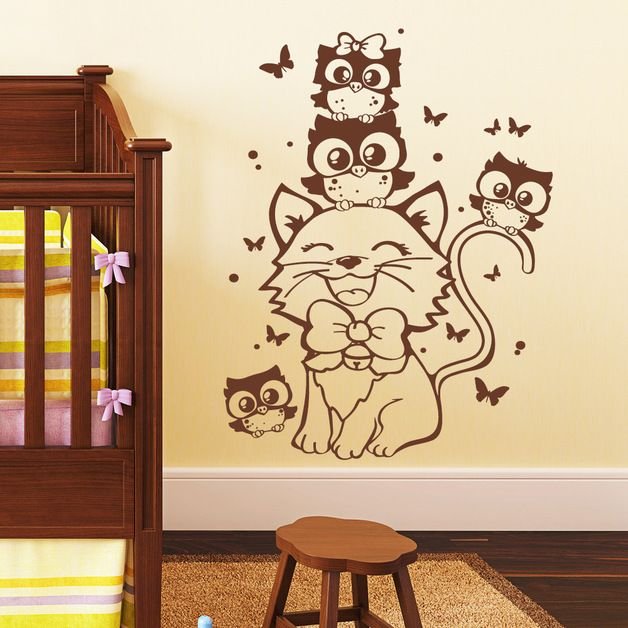 Рисунок Совы на стене