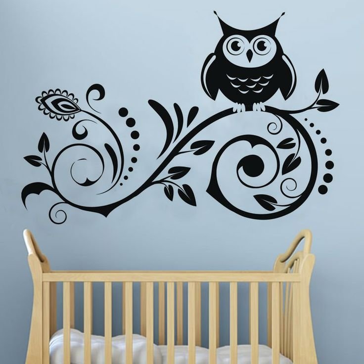 Рисунок Совы на стене