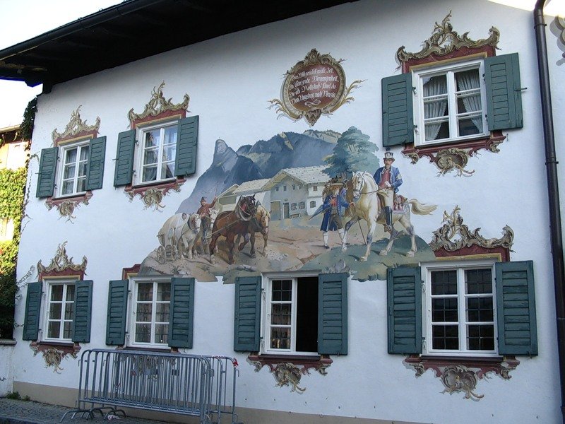 Панно на фасаде