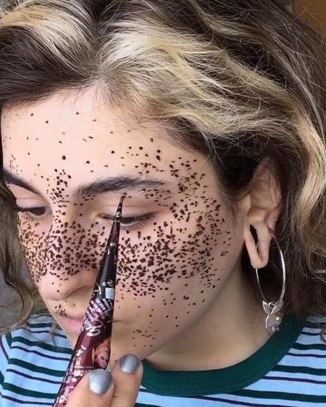 Веснушки на лице хной