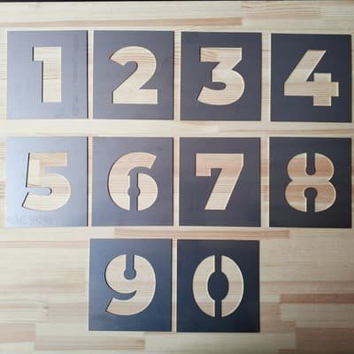 Набор трафаретов букв и цифр