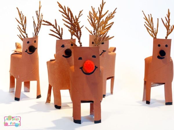 Олени из рулона туалетной бумаги