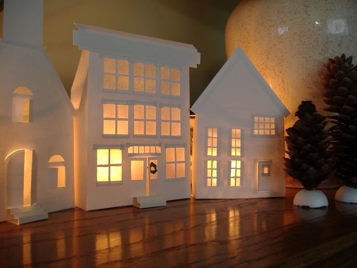 Картонный домик с подсветкой