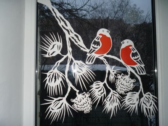 Украшение окон Снегири