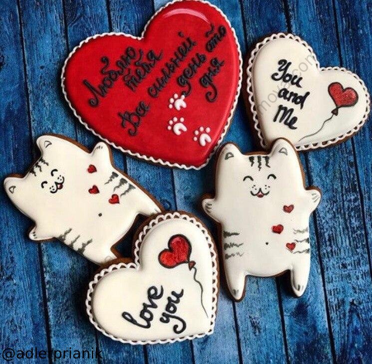 Пряники с влюбленными котами