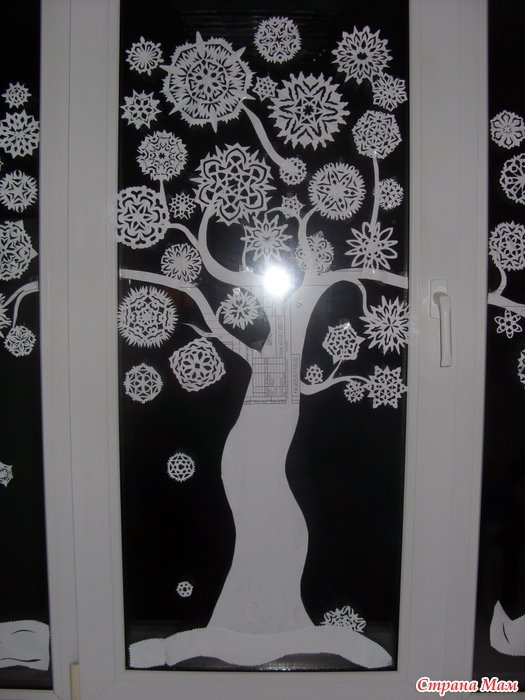 Новогодние украшения на окна деревья