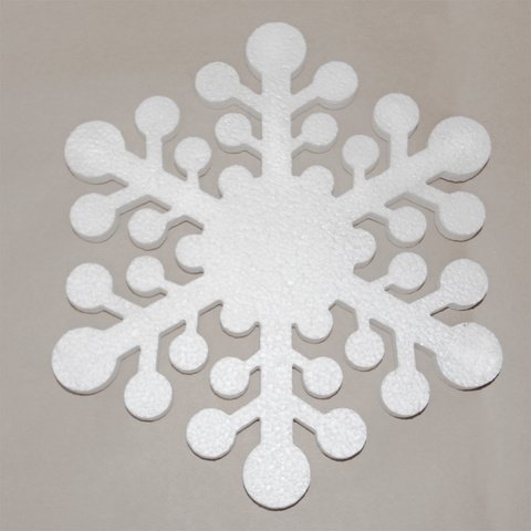 Снежинка из полистирола