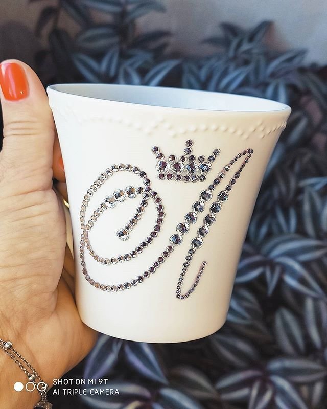 Кружки с инкрустацией стразами