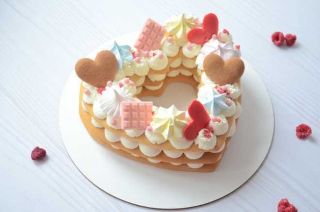 Торт сердечко из медовых коржей