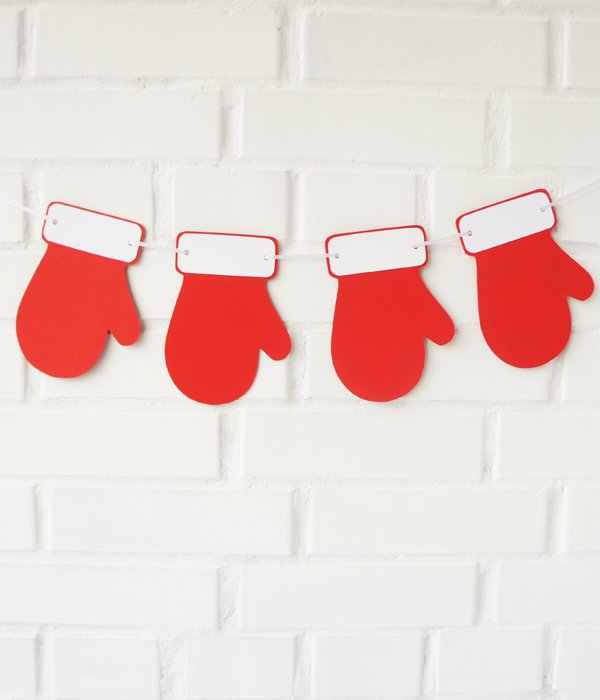 Новогодняя гирлянда из варежек