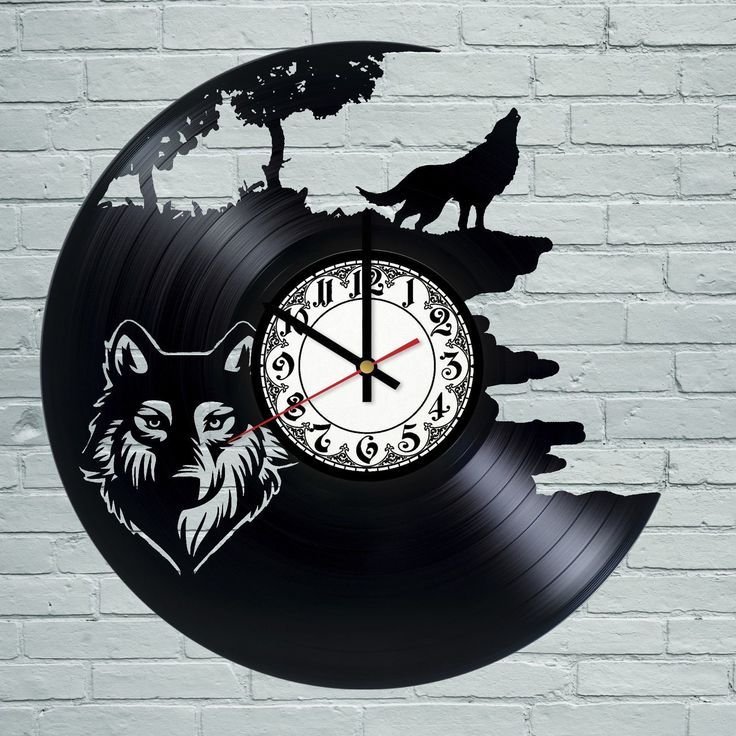 Часы на виниловой пластинке