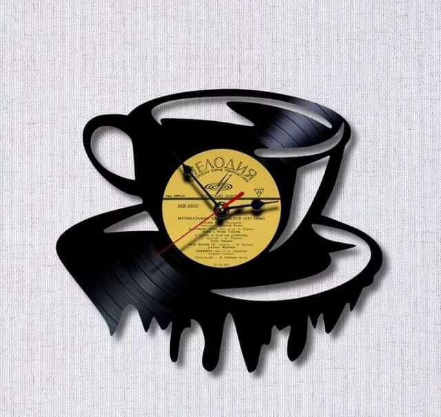 Часы из винила