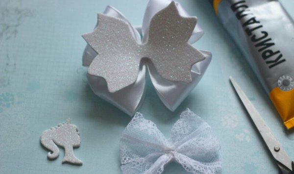 Бант из фоамирана