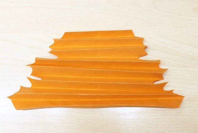 Кленовый лист гармошкой