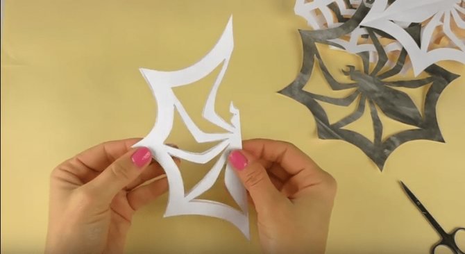 Паук из бумаги вырезать