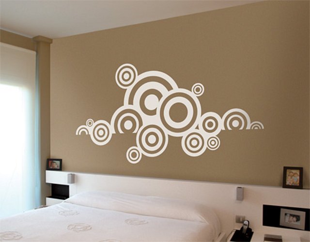 Орнамент на стене в интерьере