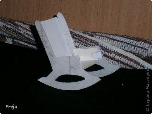 Кресло качалка из картона для кукол