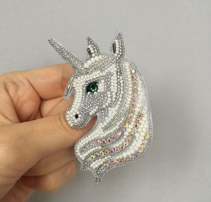 Брошь Единорог бисер