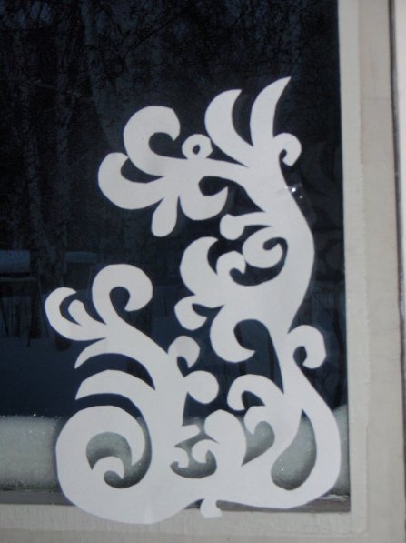 Завитушки на окна из бумаги к новому году