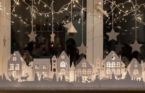 Новогоднее украшение подоконника