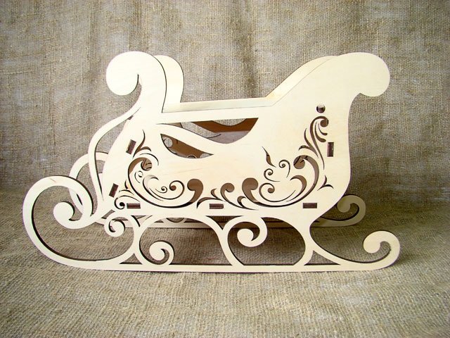 Ажурные новогодние сани