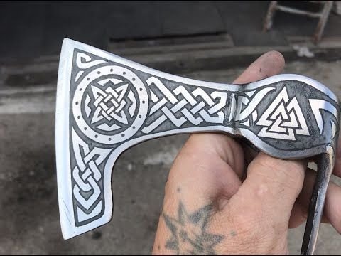 Орнамент на топор